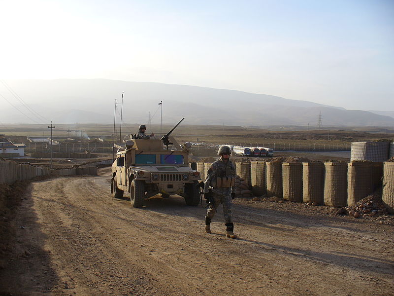 File:FortSuseIraq-MainGateEntranceRoad.jpg