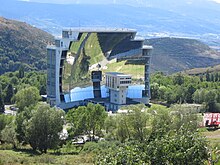 The solar furnace at Odeillo in the French Pyrenees-Orientales can reach temperatures up to 3,500degC . Four-solaire-odeillo-02.jpg