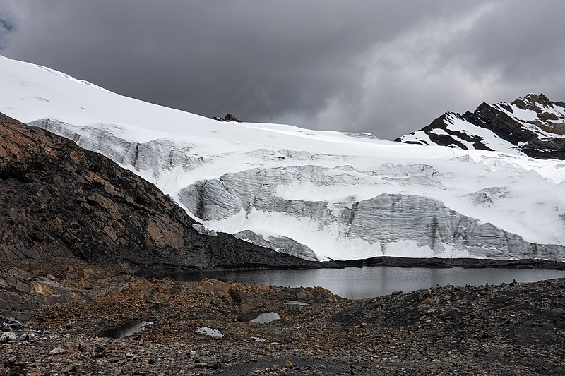 File:Glacier Pastoruri-7.jpg