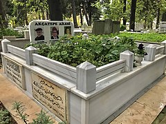 Graves of Halit Akçatepe, Sıtkı Akçatepe and Leman Akçatepe.jpg