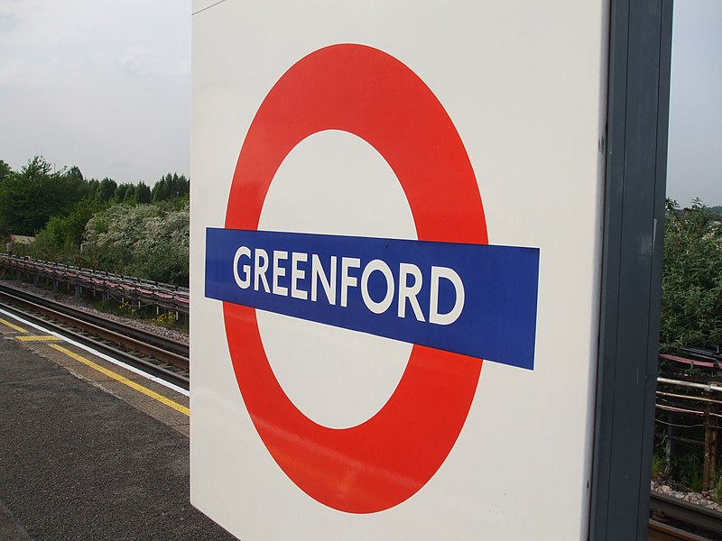 File:Greenford stn roundel.JPG