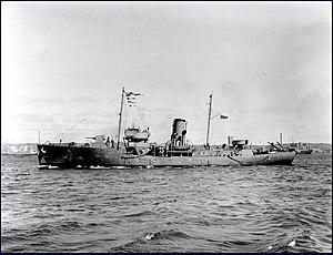 HMCS Chambly 1941 H-1355.jpg