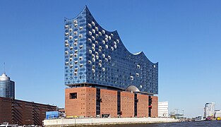 Elbphilharmonie („Elphi”)