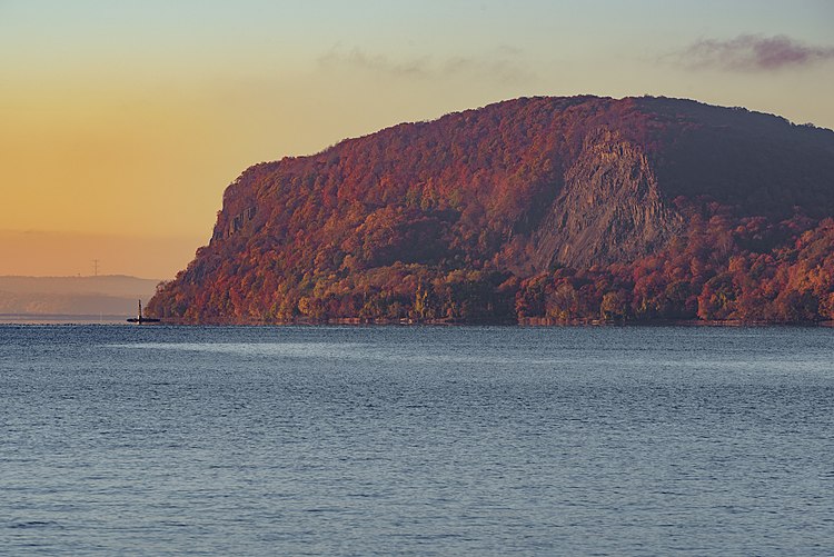 Hook Mountain, part of the "Hook Mountain and Nyack Beach State Park National Natural Landmark", designated in 1980 for its portion of the Palisades Sill. Hook Mountain Nov2015 distant.jpg