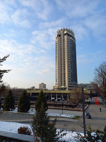 Файл:Hotel Kazakhstan (Almaty) 2022.jpg