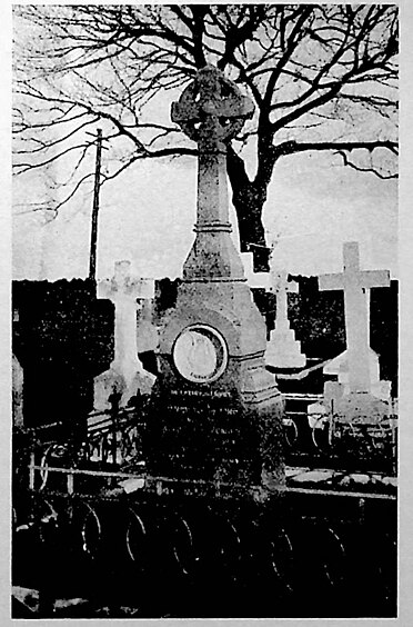 J. Linds gravvård å Malverns kyrkogård. Efter fotografi av 1918.