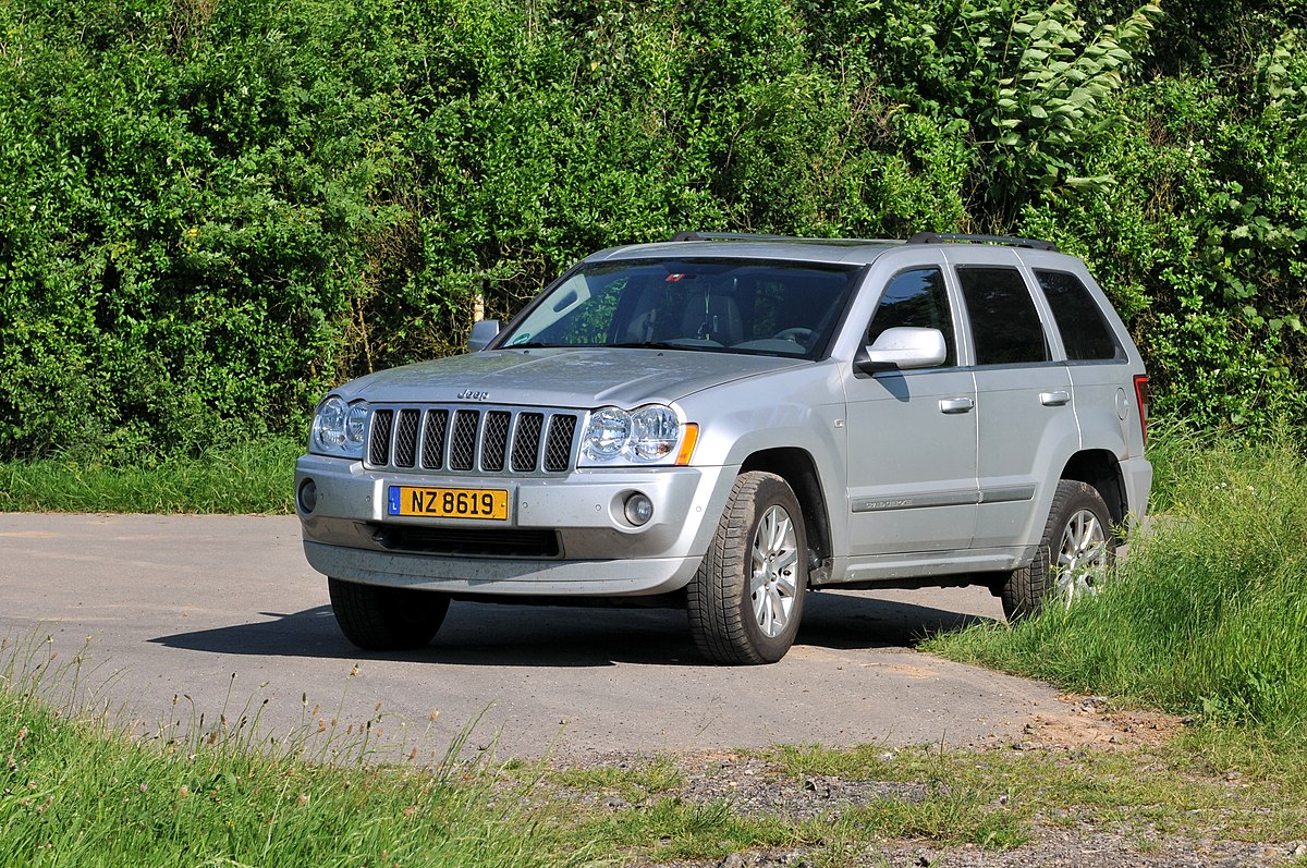 File:Jeep Grand Cherokee Overland 3.6 4x4 WK2 Bright White (1).jpg -  Wikimedia Commons