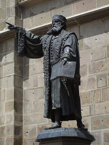 File:Johannes Honterus - Denkmal in Kronstadt.JPG