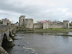 King John's Castle på sørsida av elva Shannon