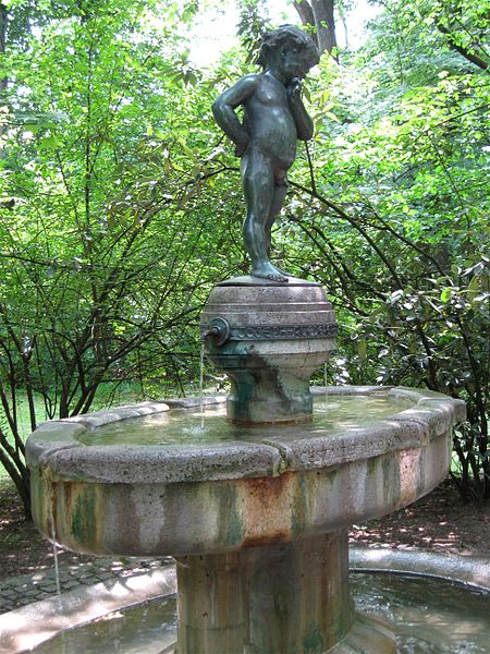 File:Joseph-Ruederer-Gedaechtnis-Brunnen Maximiliansanlagen Muenchen-8.jpg