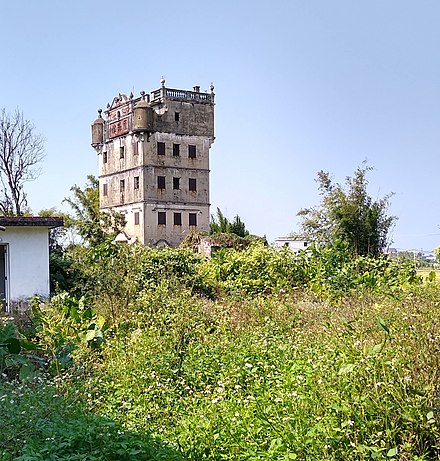 An abandoned diaolou in the countryside