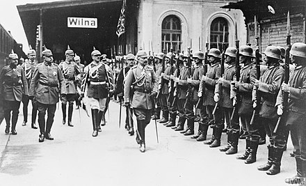 The Kaiser arrives by train in 1915