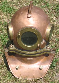 Diving helmet Rigid head enclosure with breathing gas supply worn for underwater diving