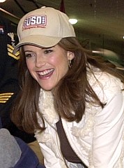 Kelly Preston in 2005. Kelly Preston Navy 2005 (cropped).jpg