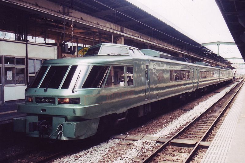 File:KiHa183-1000 Yufuin no Mori II Hakata 19980700.jpg