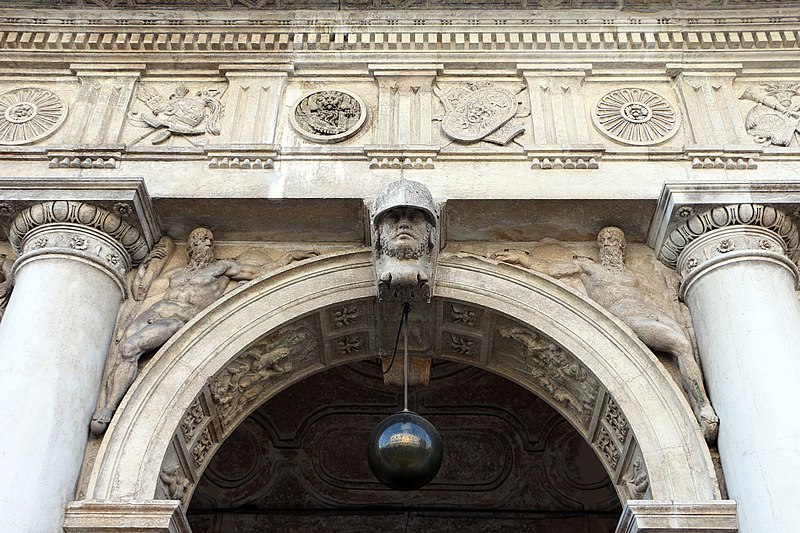 File:Libreria marciana, arco di marte 01.jpg