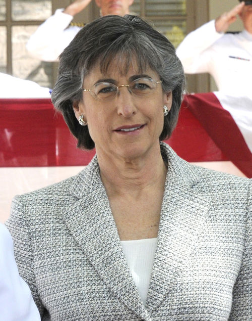 Image: Linda Lingle in March 2010