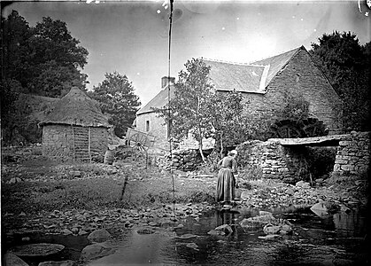 Le moulin de Kerléon (Locunolé) et ses deux roues.