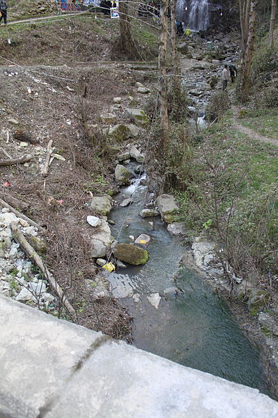 File:Loonak waterfall in Gilan provice By Mardetanha 004.JPG