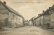 Les ruines du village après les combats de juin 1918.