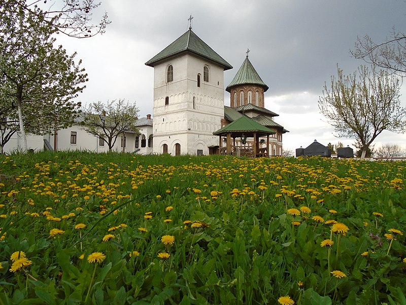 File:Mănăstirea Jitianu3.jpg