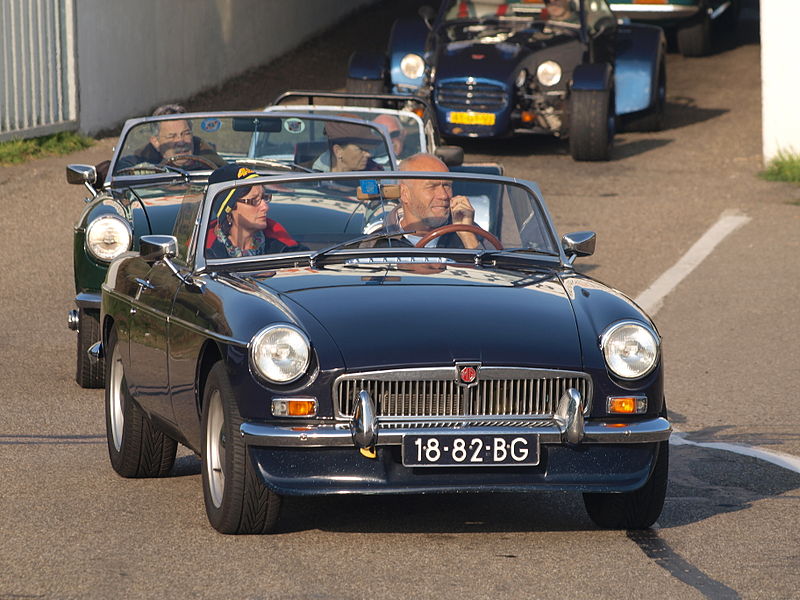 File:MG B dutch licence registration 18-82-BG pic2.JPG