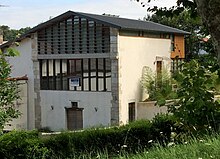 Le moulin d'Aritxague, plusieurs fois remanié architecturalement.