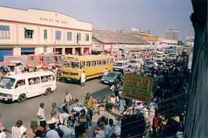 Accra: Etymologie, Geschichte, Stadtbild