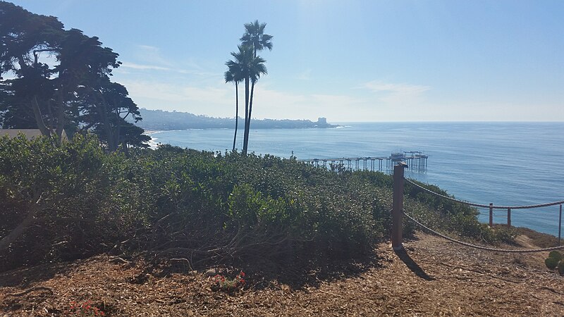 File:Matlahuayl State Marine Reserve seen from Scripps Institute of Oceanography.jpg