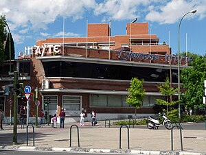 Mayte Commodore, plaza de la República Argentina.jpg