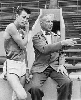 Паттон с тренером Дином Кромвелем (1948)