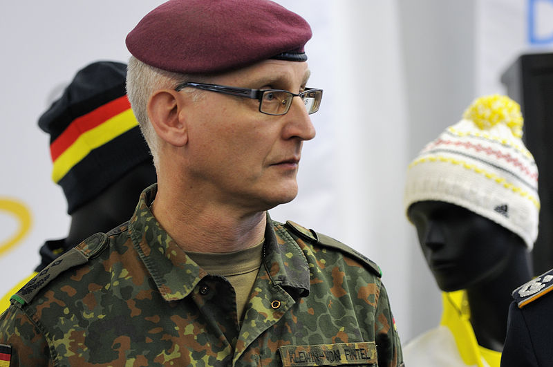 File:Militär bei der Olympia-Einkleidung Erding 2014 (Martin Rulsch) 04.jpg