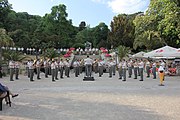 Deutsch: Konzert der Militärmusikkapelle Salzburg im Kurpark Baden, davor Aufstellung am Josefsplatz und Marsch durch die Fußgängerzone