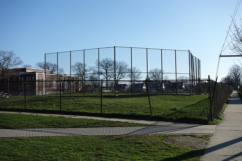 File:Mineola Memorial Pk td 85 - Mineola Middle School.jpg