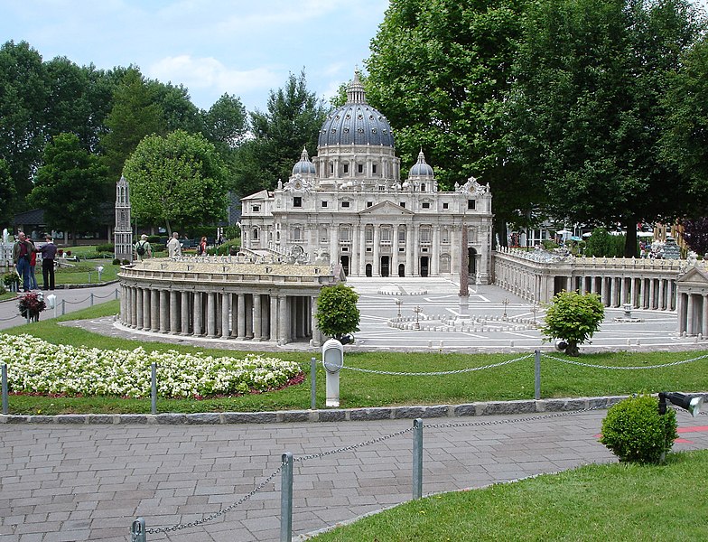 File:Minimundus Model St. Peter's basilica.jpg