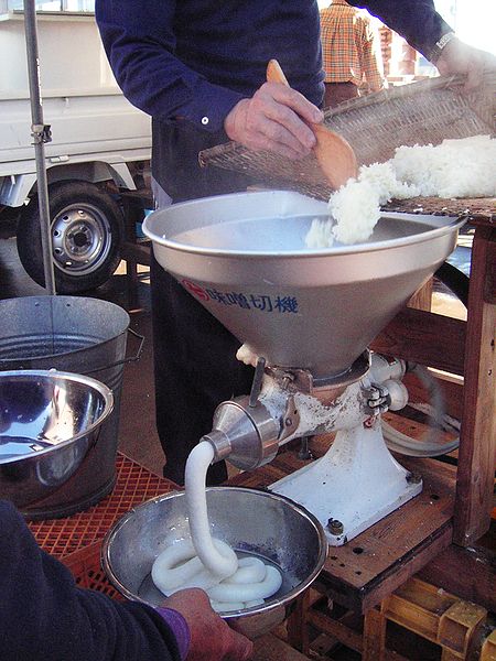 Making mochi with modern equipment