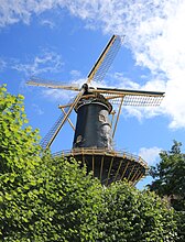 De molen gezien vanaf de Kruittorenweg