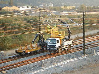 Español: Vehículos biviales en la construcción de la LAV mixta Barcelona-Figueres en Mollet del Vallès.