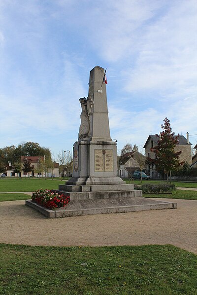 File:Monument morts Crouy Ourcq 1.jpg