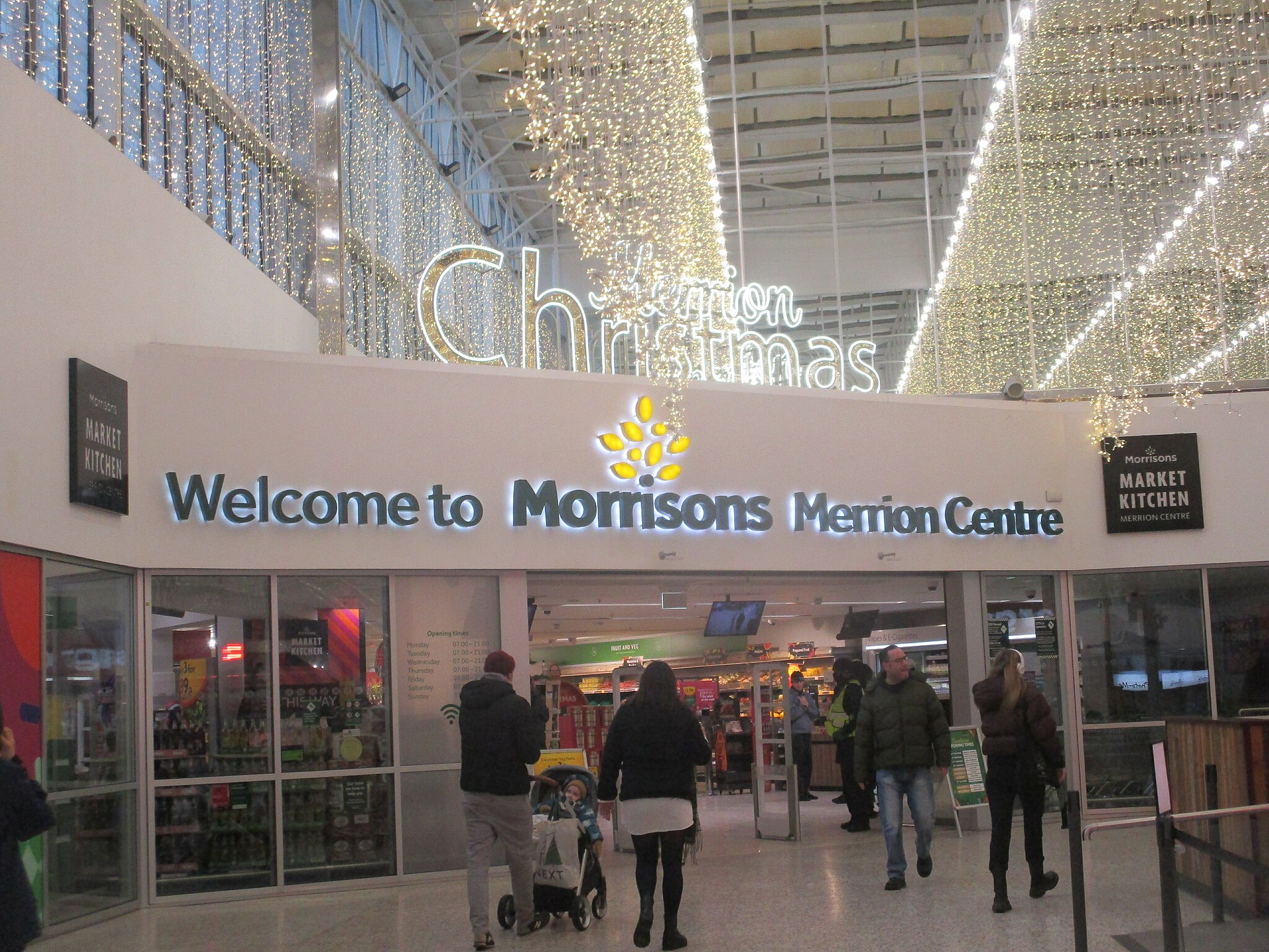 Morrisons, Merrion Centre, Leeds (18th December 2022)