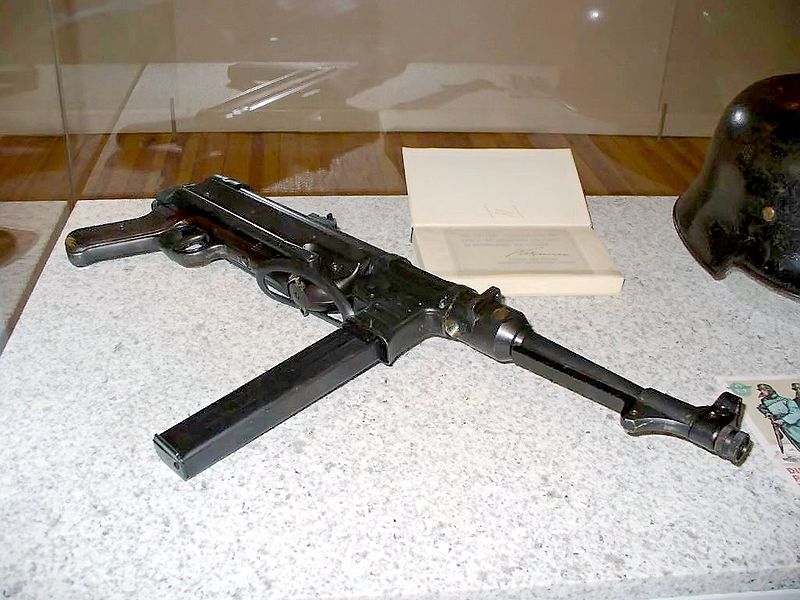 File:Mp 40 berlin.jpg