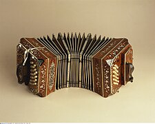 Musikinstrumenten-Museum Berlin - Bandoneon - 1108037.jpg