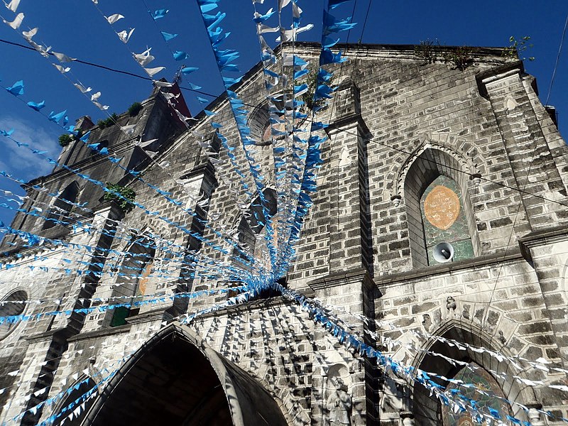 File:Naic Church Facade - panoramio (1).jpg