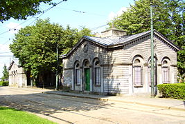Anciens pavillons de la Porte d'octroi de Ninove (Musée des Égouts de Bruxelles) (2006).