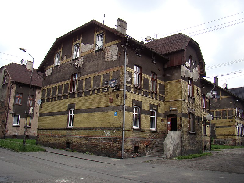 File:Olszewskiego 9.JPG