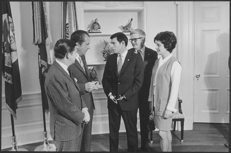 File:Open Door Hour , Oval Office, White House - NARA - 194718.tif