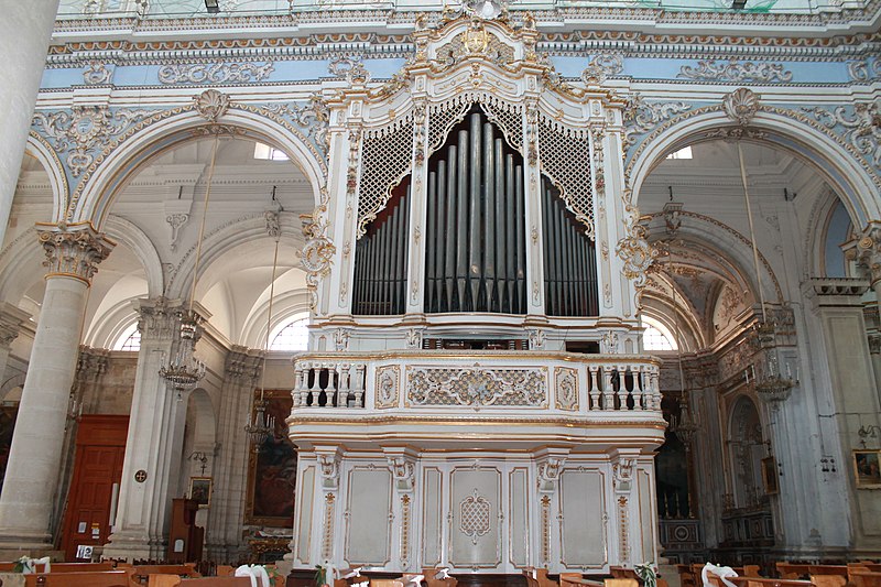 File:Organo Duomo di San Giorgio Modica.jpg