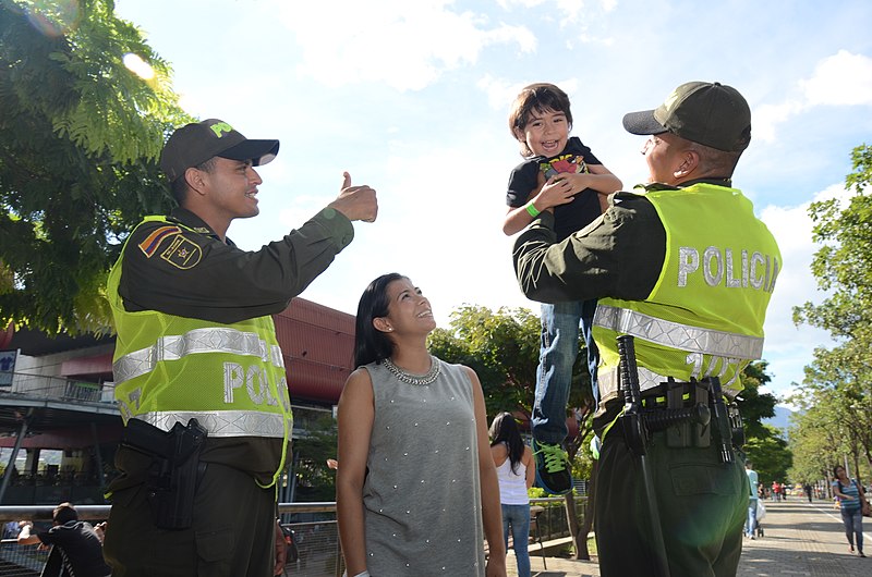 File:POLICÍA DE TURISMO (15900175610).jpg