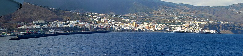 Panoramica di Santa Cruz de La Palma dal mare