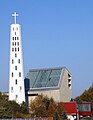 Pfarrkirche Hl. Geist Lenzing Südansicht (cropped).jpg